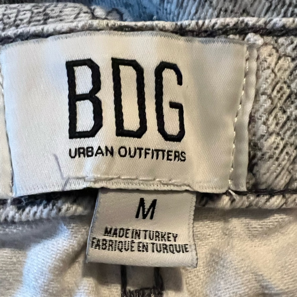 BDG Gray Snake Print Straight Leg Jeans - Picture 5 of 6